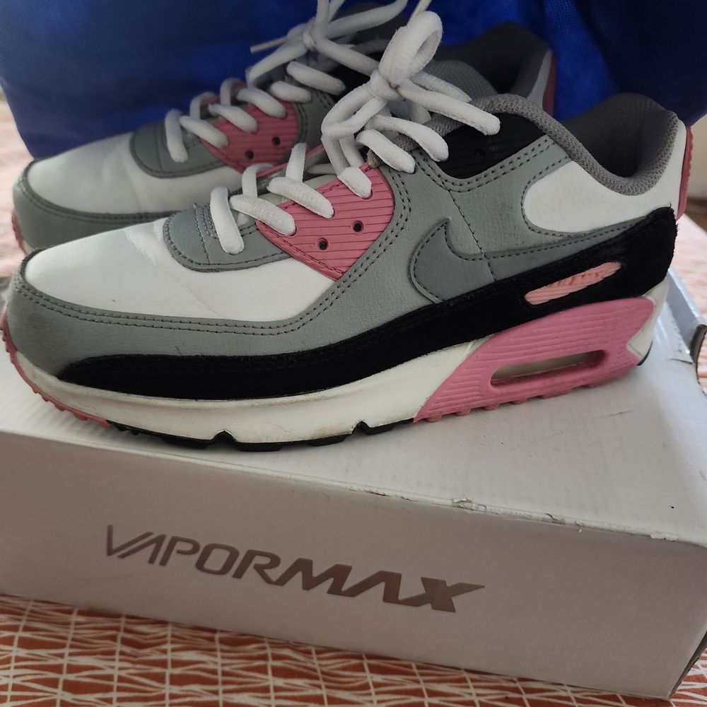 Nike Air Max Sneakers - Pink, Gray, and White